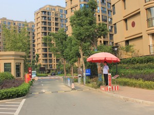 千千水岸行車專用大門
