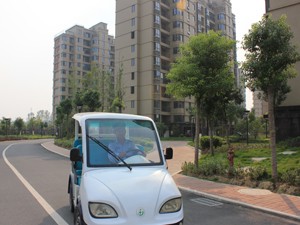 小區(qū)內(nèi)保安巡查